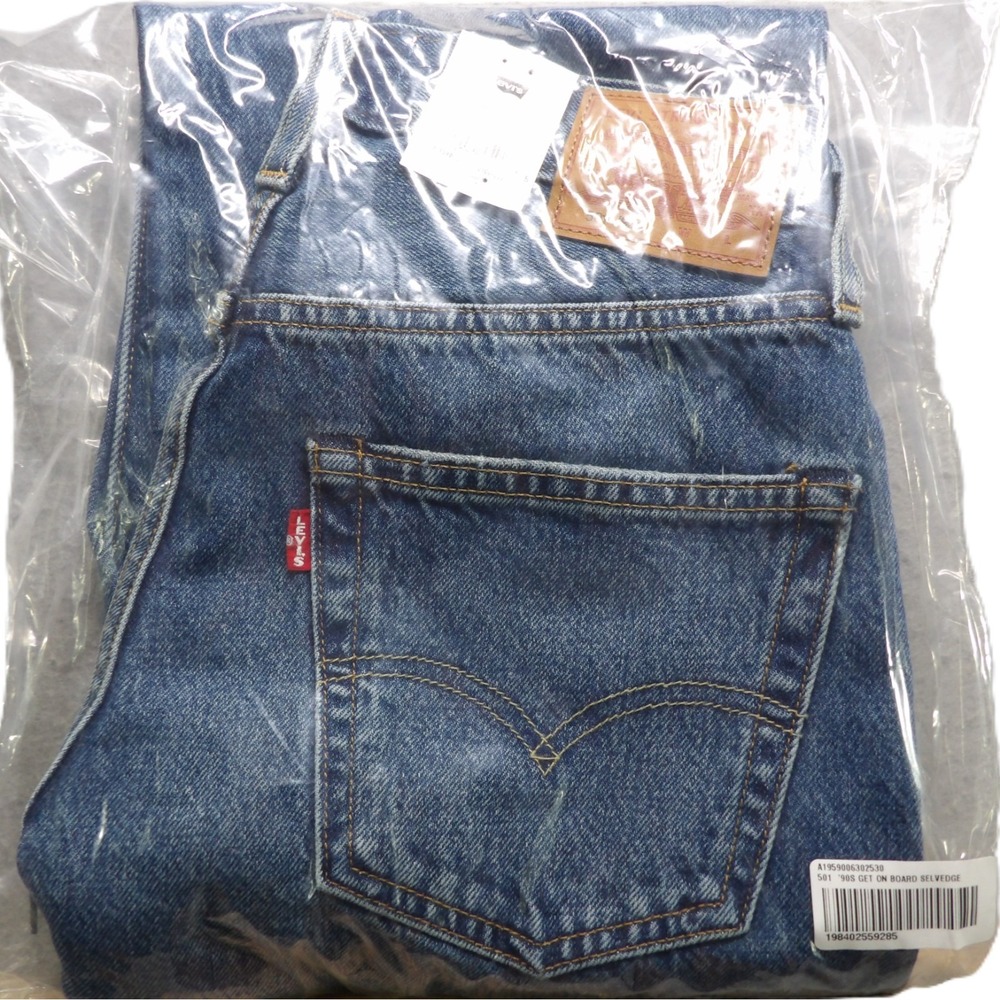 NWT Levi's 501 90's Get On Board Selvedge Denim Jeans Women W25xL30 Blue Classic